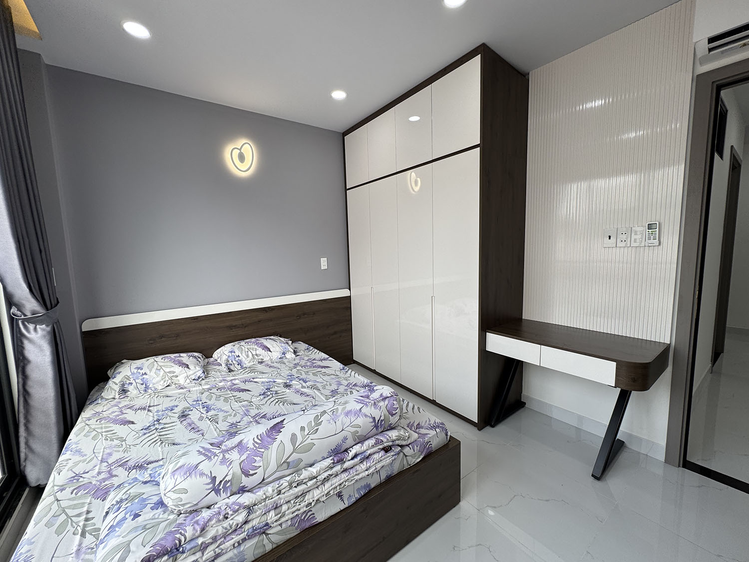Nhà phố 3 lầu thiết kế Singapore đẹp lung linh full nội thất cao cấp hẻm xe hơi Khu VIP Quang Trung
